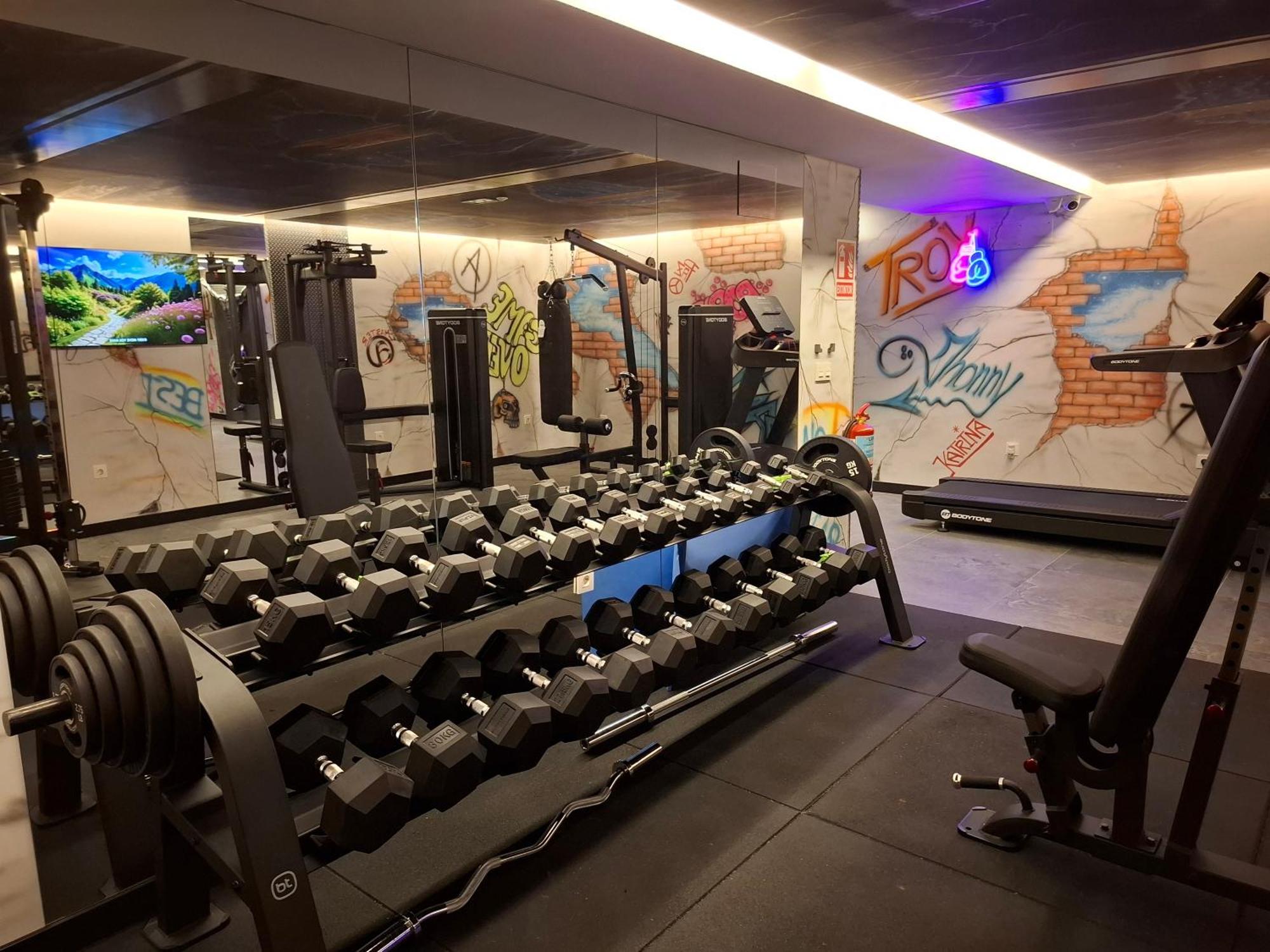 Apartamentos Turisticos Identia Sport León Εξωτερικό φωτογραφία