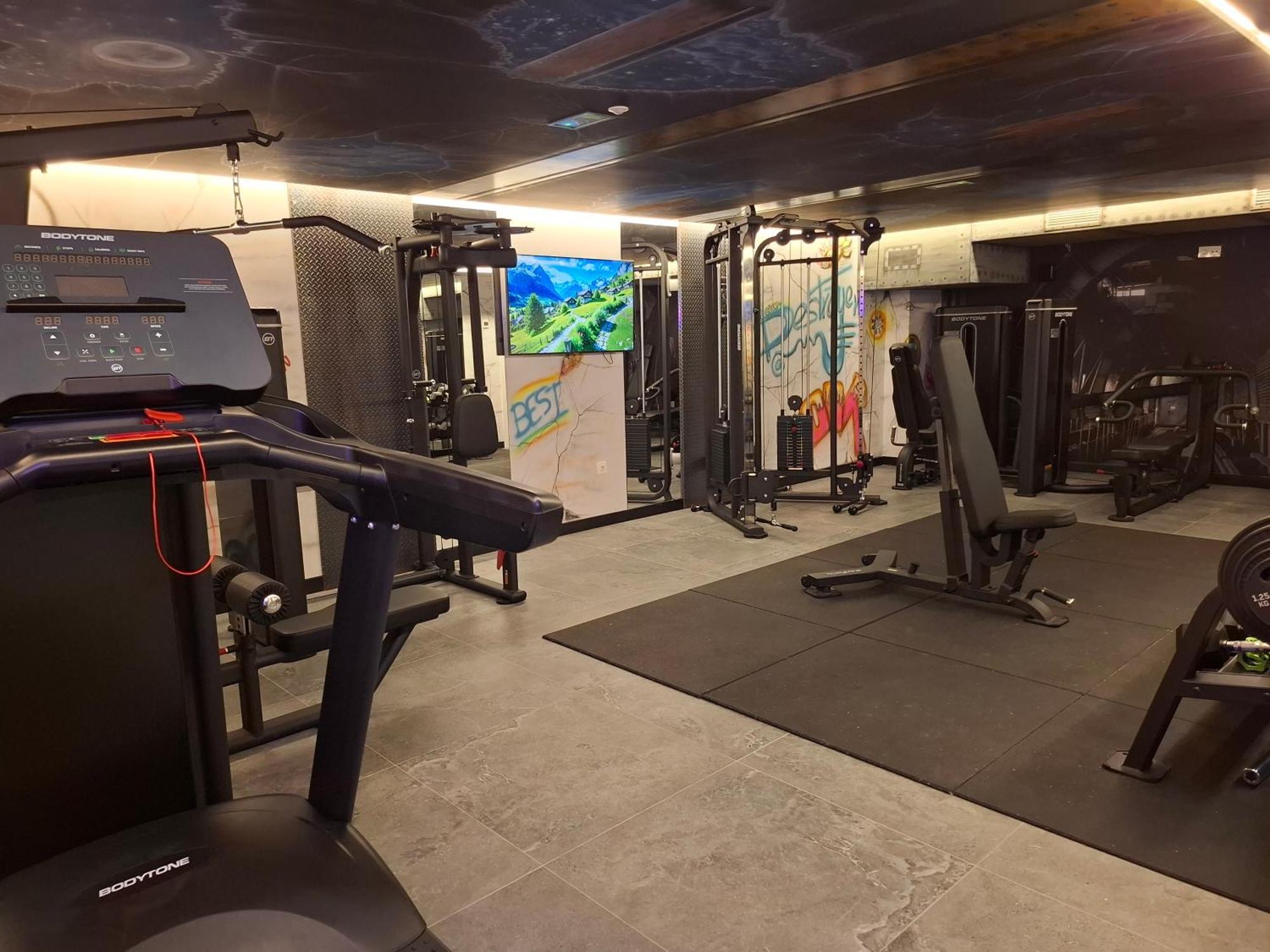 Apartamentos Turisticos Identia Sport León Εξωτερικό φωτογραφία