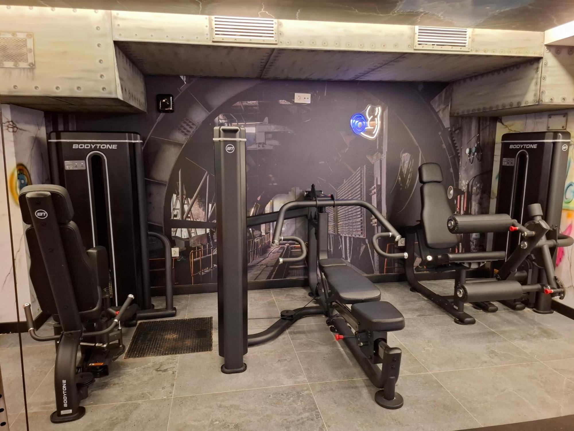Apartamentos Turisticos Identia Sport León Εξωτερικό φωτογραφία